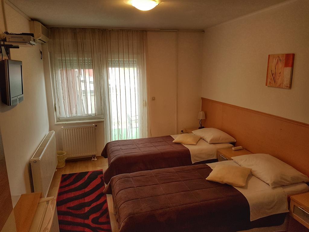 Smjestaj Natalija Hotel Osijek Exterior photo